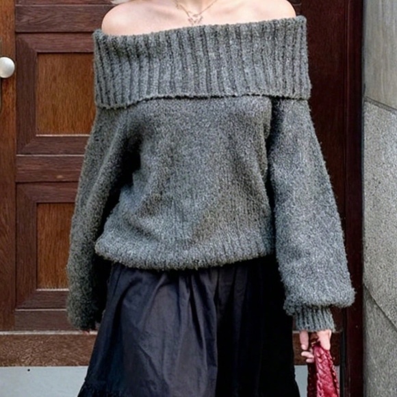 Cozy Solid Fold over Off Shoulder Knit Sweater Top - Picture 3 of 8